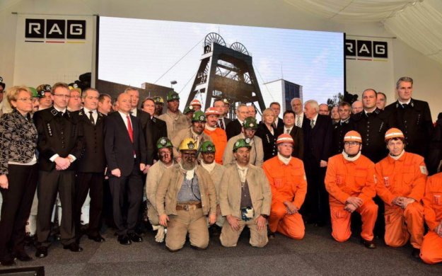 12374840_990079974363411_5708981810512136796_o