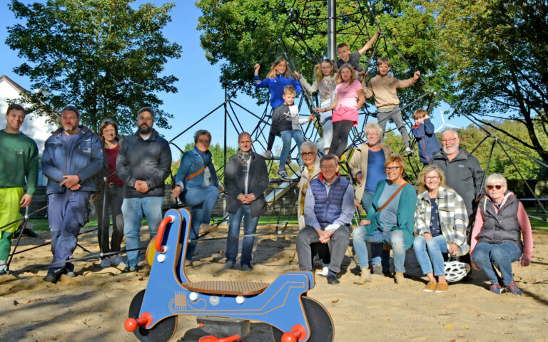 Einweihung-Spielplatz-am-dicken-Stein-1neu (1)